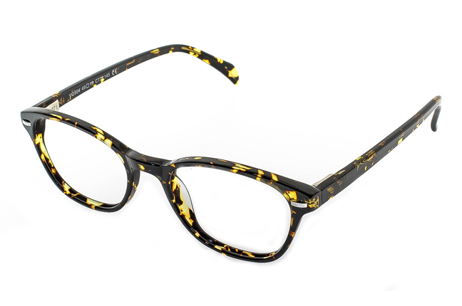 Una montatura degli occhiali Giorgio Valmassoi in stile “animalier”