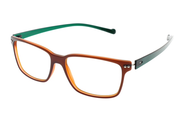 Gli occhiali iGreen sono facilmente personalizzabili: questo modello ha il frontale arancione e le aste verdi