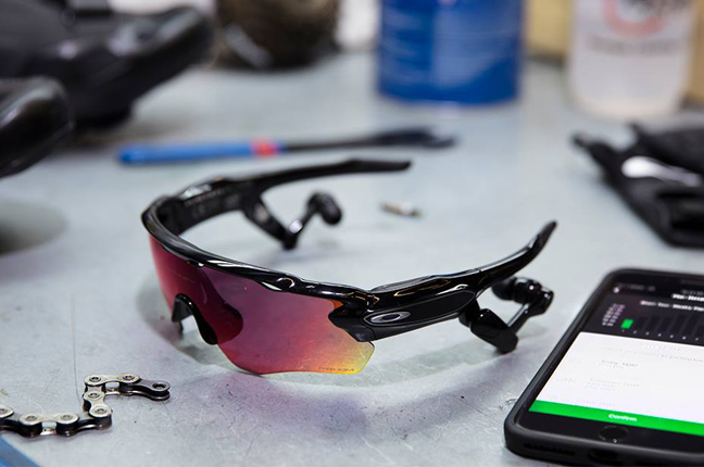Occhiali da sole Oakley: modello “RADAR PACE”