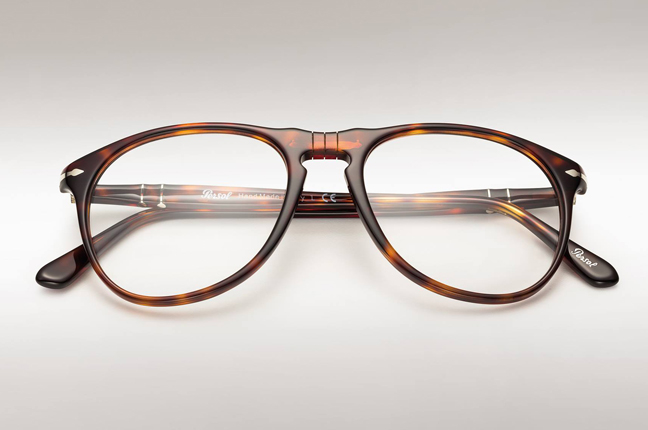 Un occhiale da vista Persol che appartiene alla “Icons Collection”