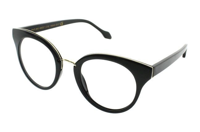 Una montatura degli occhiali Philosopheyes in “total black”
