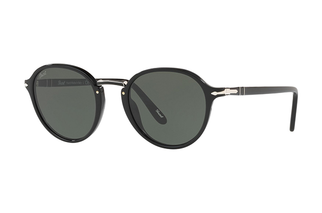 Il modello da sole “PO3184S” degli occhiali Persol, appartenente alla collezione “Combo Evolution”