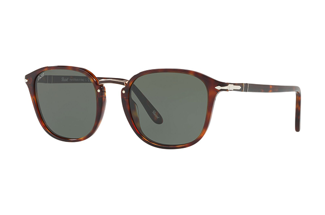 Il modello da sole “PO3186S” degli occhiali Persol, appartenente alla collezione “Combo Evolution”