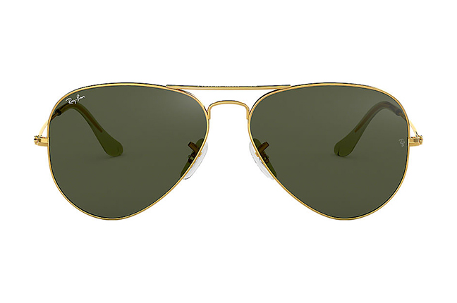 Il modello “AVIATOR CLASSIC” degli occhiali da sole Ray-Ban