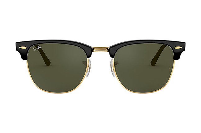 Il modello “CLUBMASTER CLASSIC” degli occhiali da sole Ray-Ban