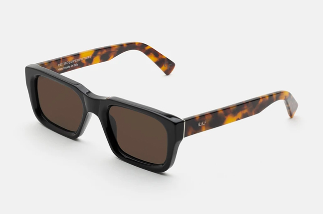 Il modello “Augusto Black Mark” degli occhiali SUPER by Retrosuperfuture®