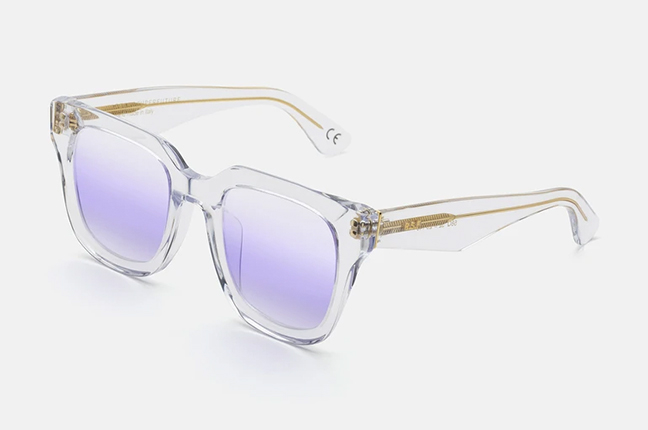 Il modello “Sabato Purple” degli occhiali SUPER by Retrosuperfuture®