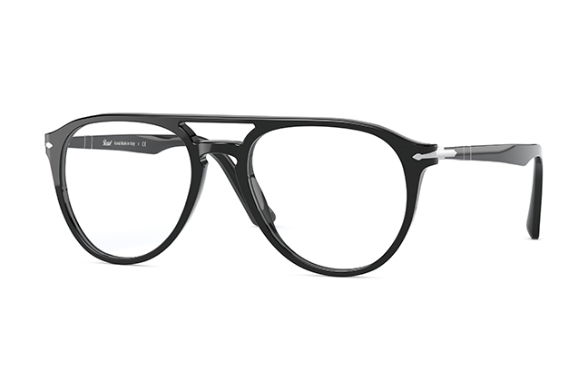 Il modello “El Profesor Original” (color nero) degli occhiali Persol, appartenente alla collezione “La Casa di Carta”