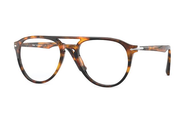 Il modello “El Profesor Original” (color caffè) degli occhiali Persol, appartenente alla collezione “La Casa di Carta”