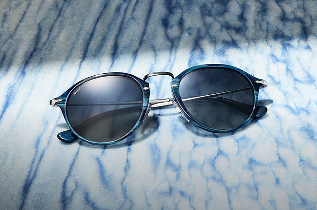 Un modello degli occhiali da sole Persol