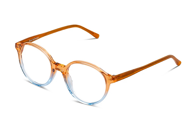 Il modello “CAPRI” degli occhiali Ross and Brown, nella versione “Spring Peach”
