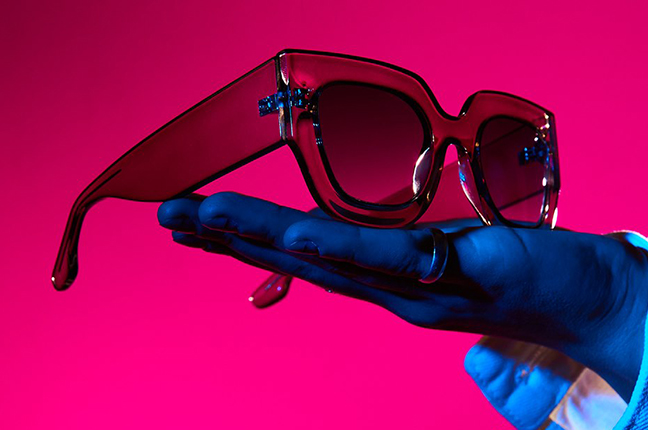 Il modello “MAGDA” degli occhiali da sole Saraghina