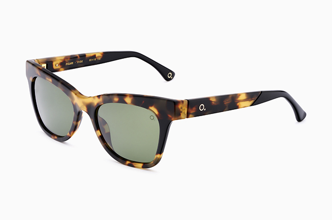 Il modello “FIGARI” degli occhiali da sole Etnia Barcelona