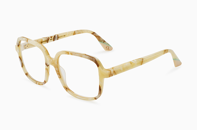 Il modello “RAFFAELLA” degli occhiali da vista Etnia Barcelona