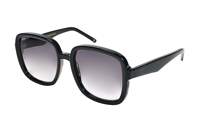 Il modello “ASH” degli occhiali da sole JPlus