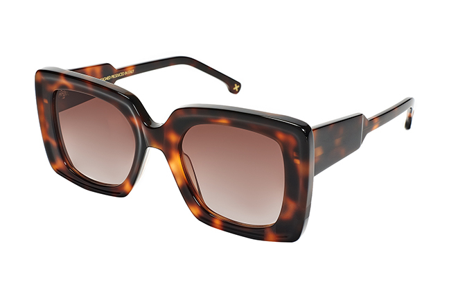 Il modello “JAYLA” degli occhiali da sole JPlus