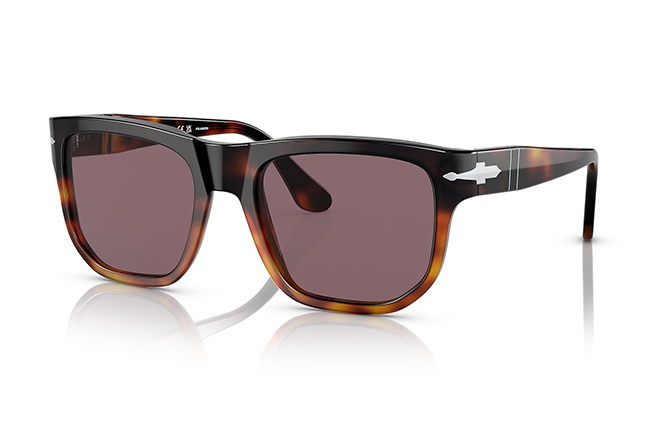 Il modello “PO3306S” (Brown Cut Light Brown Tortoise) degli occhiali da sole Persol