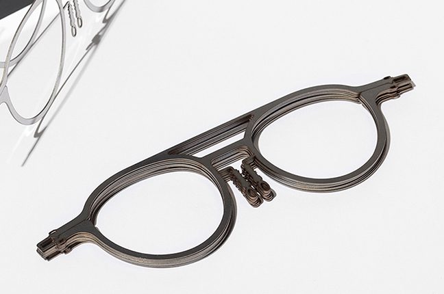 L’anima degli occhiali Roundten: il Flextal®, acciaio inossidabile ad alto contenuto di carbonio