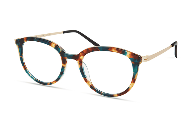 Il modello “4558” (nella colorazione “GREEN TORT”) degli occhiali Modo, appartenente alla collezione “PAPER-THIN ACETATE”