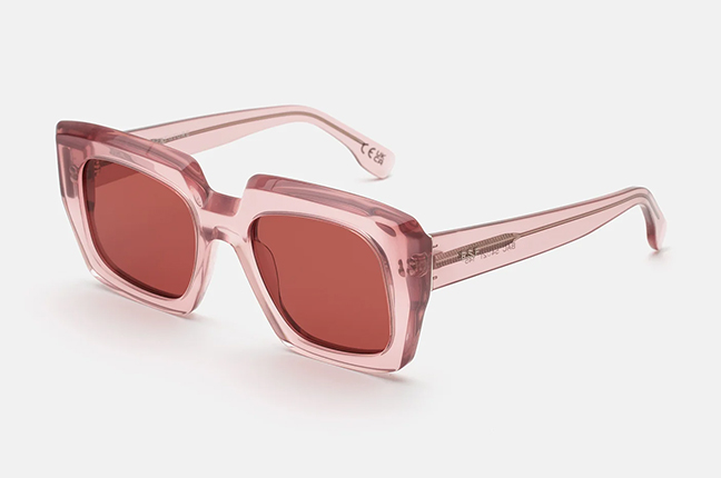Il modello “Piscina Pink” degli occhiali Retrosuperfuture – Collezione SS23
