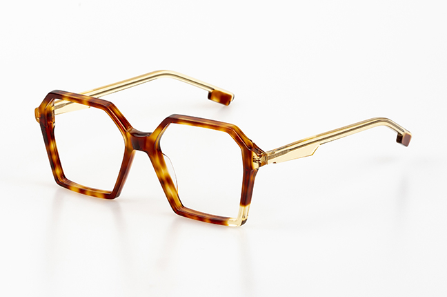 Il modello “ELAINE” degli occhiali da vista JPlus