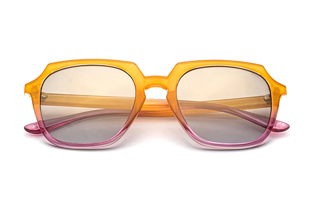 Il modello “ARIEL” degli occhiali da sole Saraghina