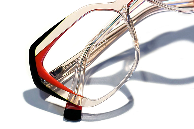 Il modello “143 - COL. 04” degli occhiali Lamarca, appartenente alla collezione “FUSIONI”