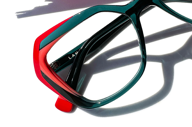 Il modello “143 - COL. 02” degli occhiali Lamarca, appartenente alla collezione “FUSIONI”