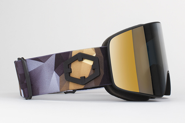 Il modello “VOID con lenti Zeiss” (versione “Origami Gold24 MCI”) delle maschere OUT OF