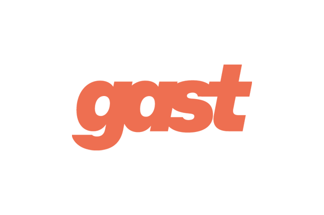 Il logo degli occhiali Gast (arancione su fondo nero)