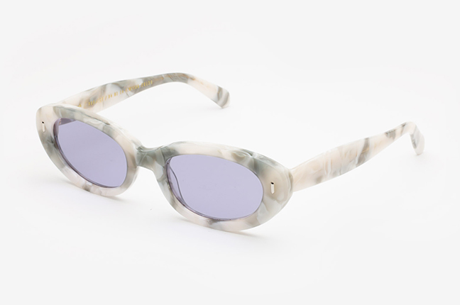 Il modello “ESSI White Pearl” degli occhiali Gast