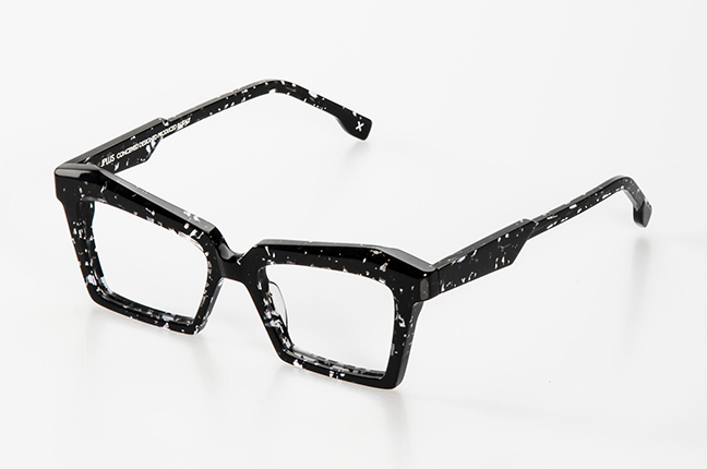 Il modello “INGA” degli occhiali da vista JPlus (Colore: 13)