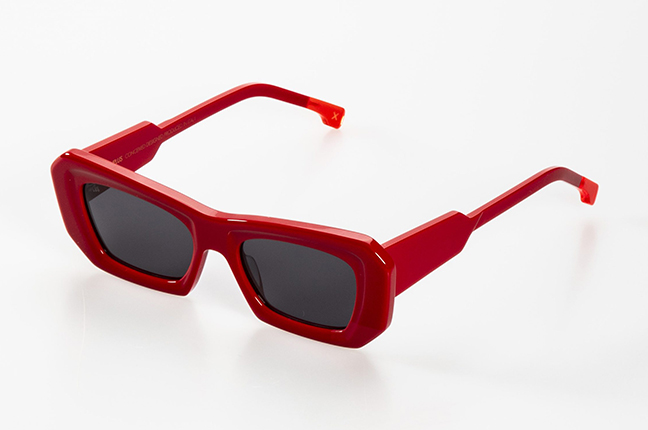 Il modello “UNE” degli occhiali da sole JPlus (Colore: 14)