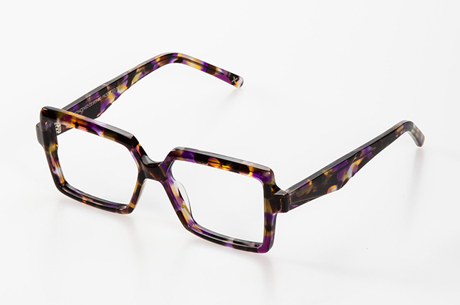 Il modello “RAYEN” degli occhiali da vista JPlus (Colore: 13)