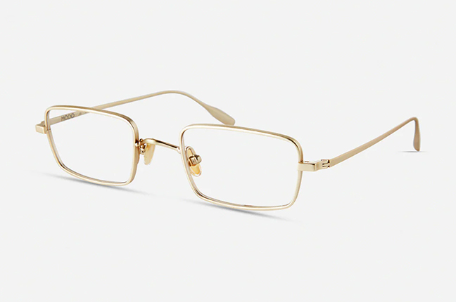 Il modello “9003” (nella colorazione “Gold”) degli occhiali Modo, appartenente alla collezione “Legacy Collection”