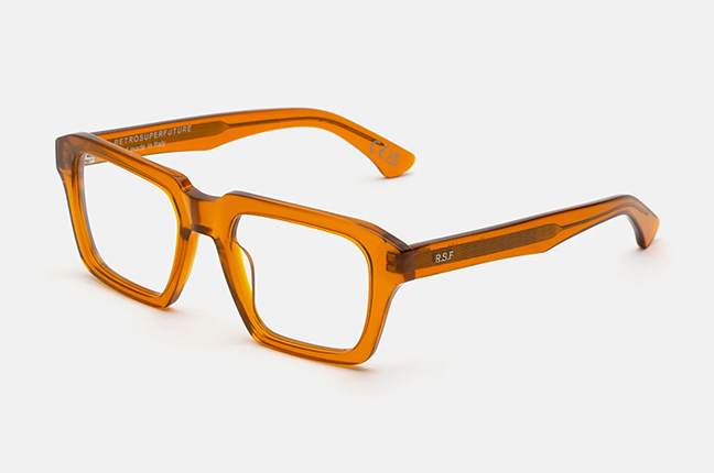 Il modello “NUMERO 121 ORANGE” degli occhiali Retrosuperfuture – Collezione SS24