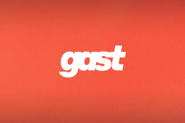 Il logo degli occhiali Gast (bianco su fondo arancione)