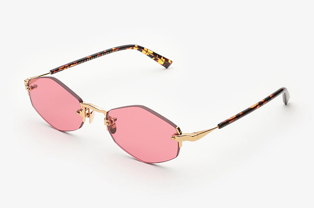 Il modello “LUNAR GOLD GRAPE” degli occhiali Gast